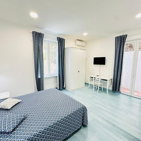 Sky Ponza - Immobilevante ภายนอก รูปภาพ