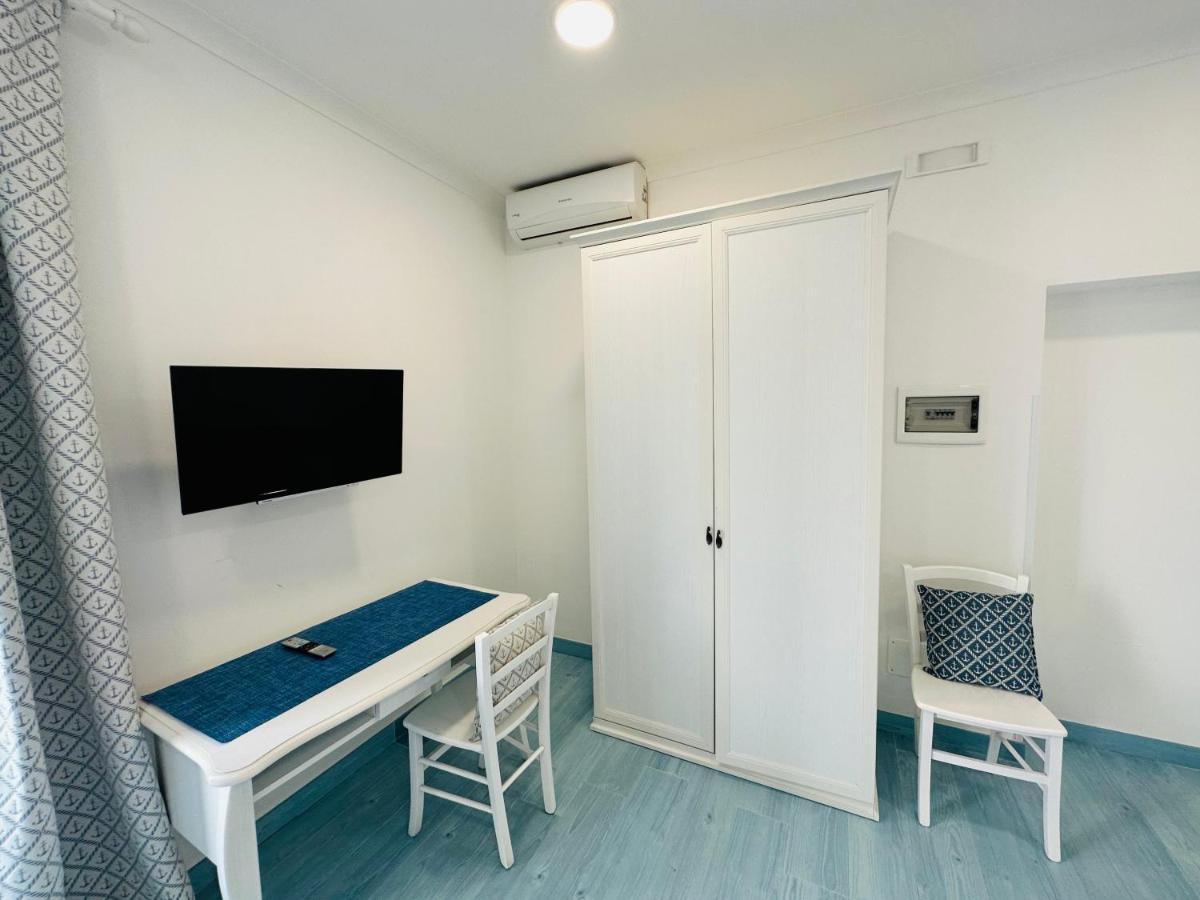 Sky Ponza - Immobilevante ภายนอก รูปภาพ