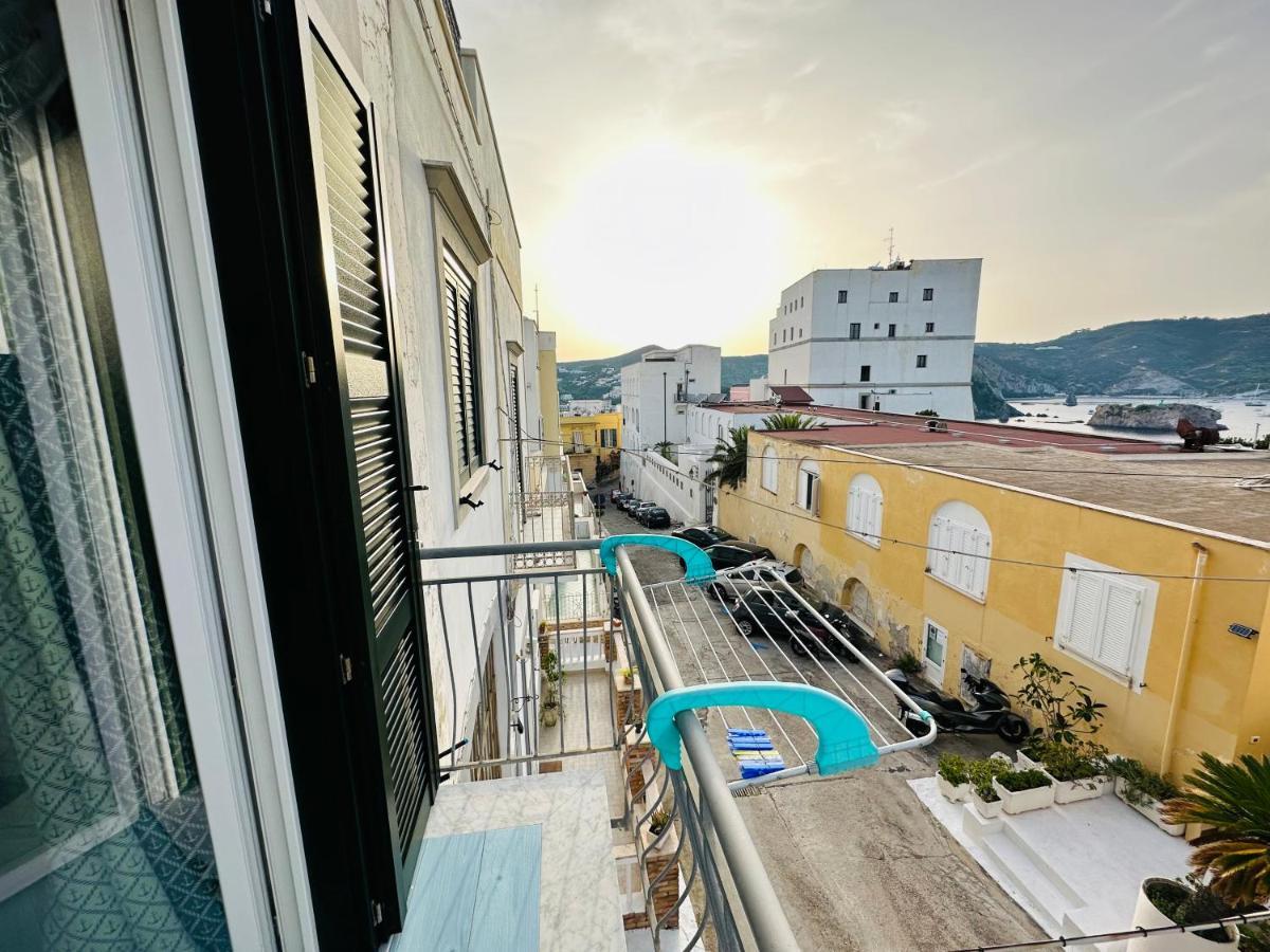Sky Ponza - Immobilevante ภายนอก รูปภาพ