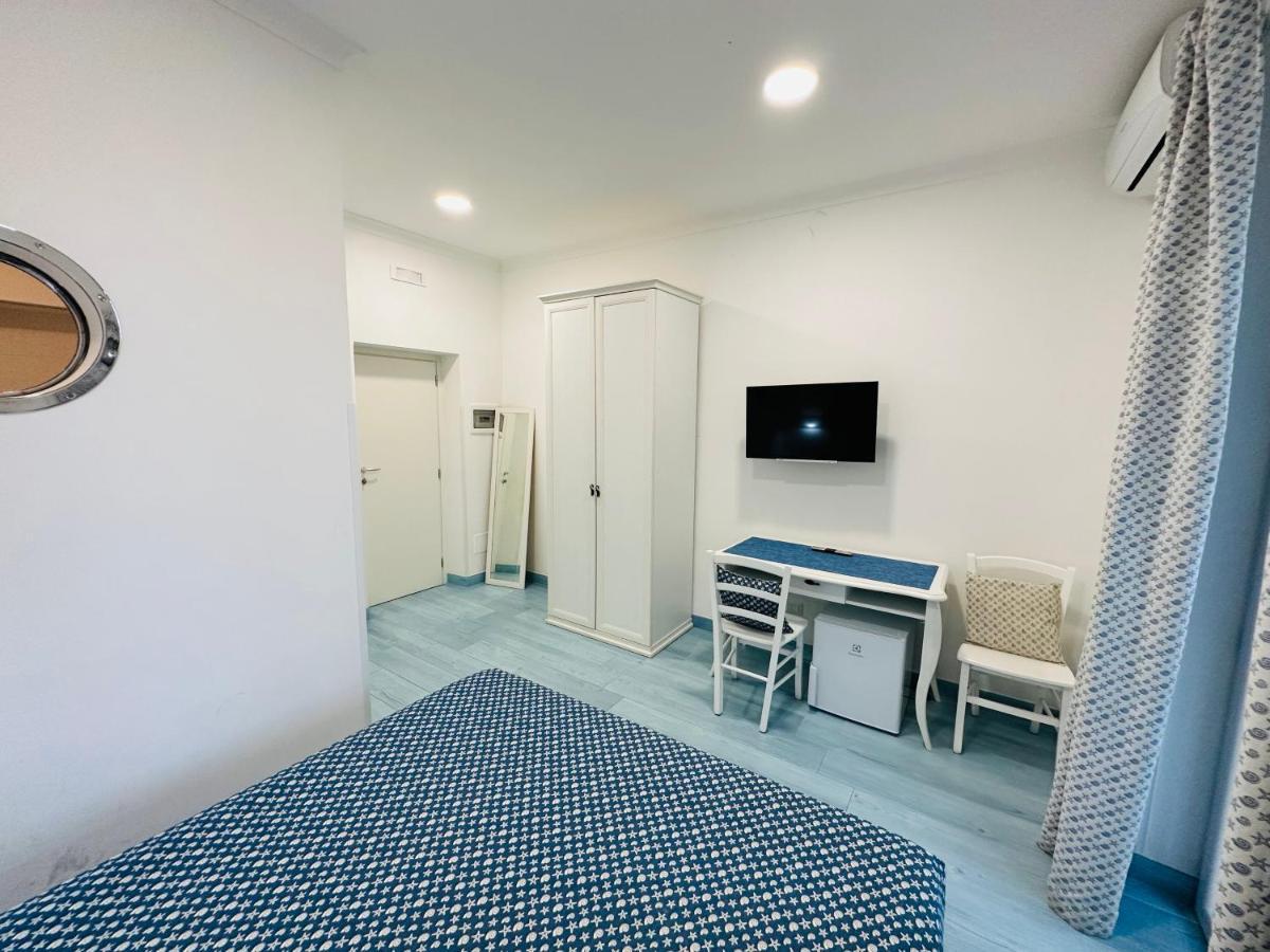 Sky Ponza - Immobilevante ภายนอก รูปภาพ