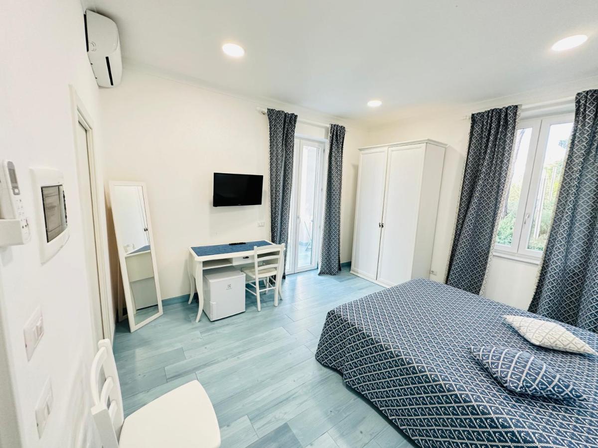 Sky Ponza - Immobilevante ภายนอก รูปภาพ