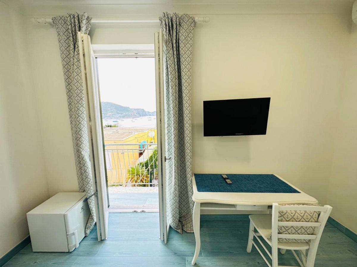 Sky Ponza - Immobilevante ภายนอก รูปภาพ