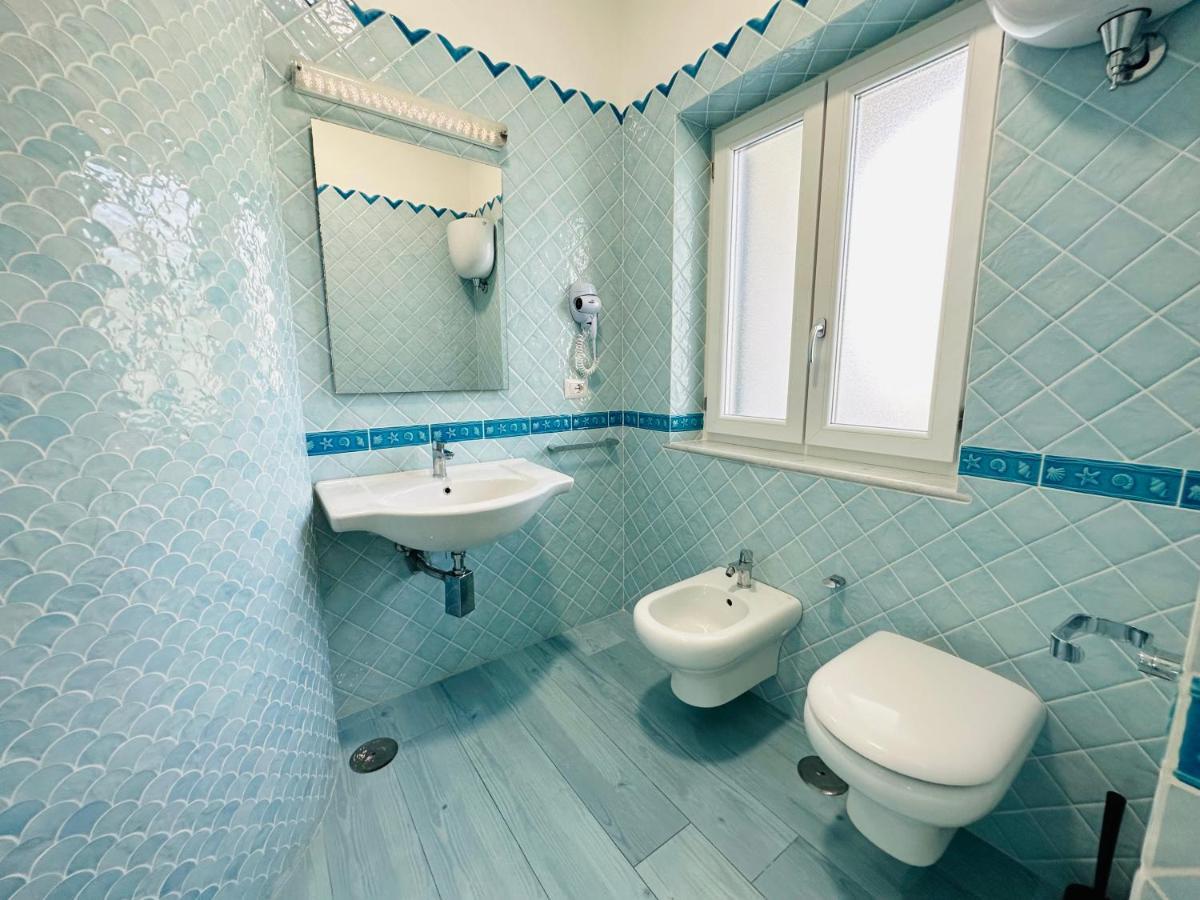 Sky Ponza - Immobilevante ภายนอก รูปภาพ