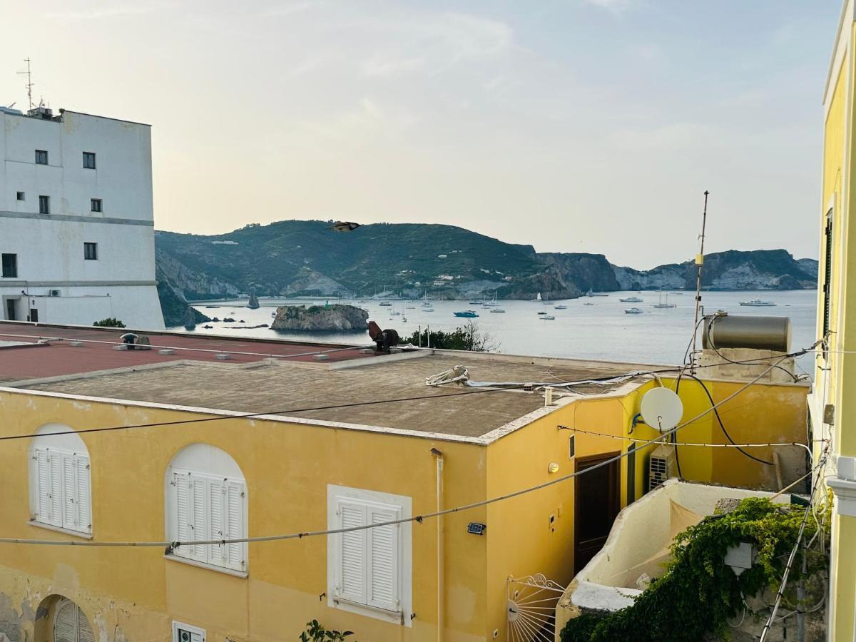Sky Ponza - Immobilevante ภายนอก รูปภาพ