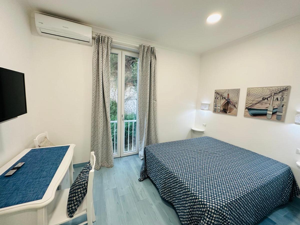Sky Ponza - Immobilevante ภายนอก รูปภาพ