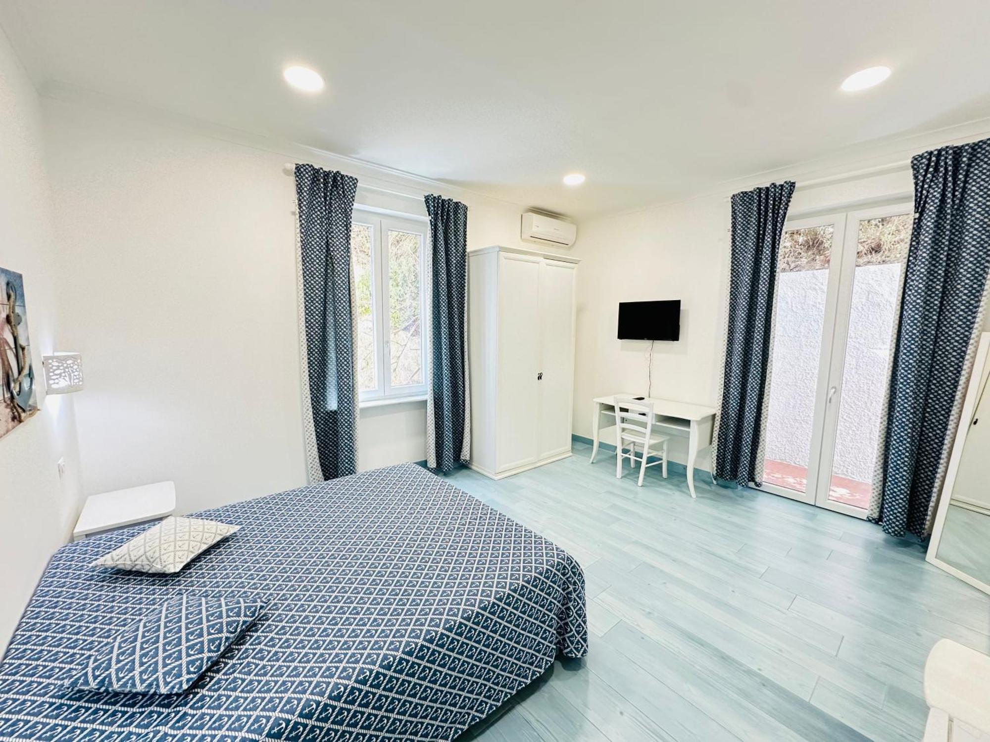 Sky Ponza - Immobilevante ภายนอก รูปภาพ