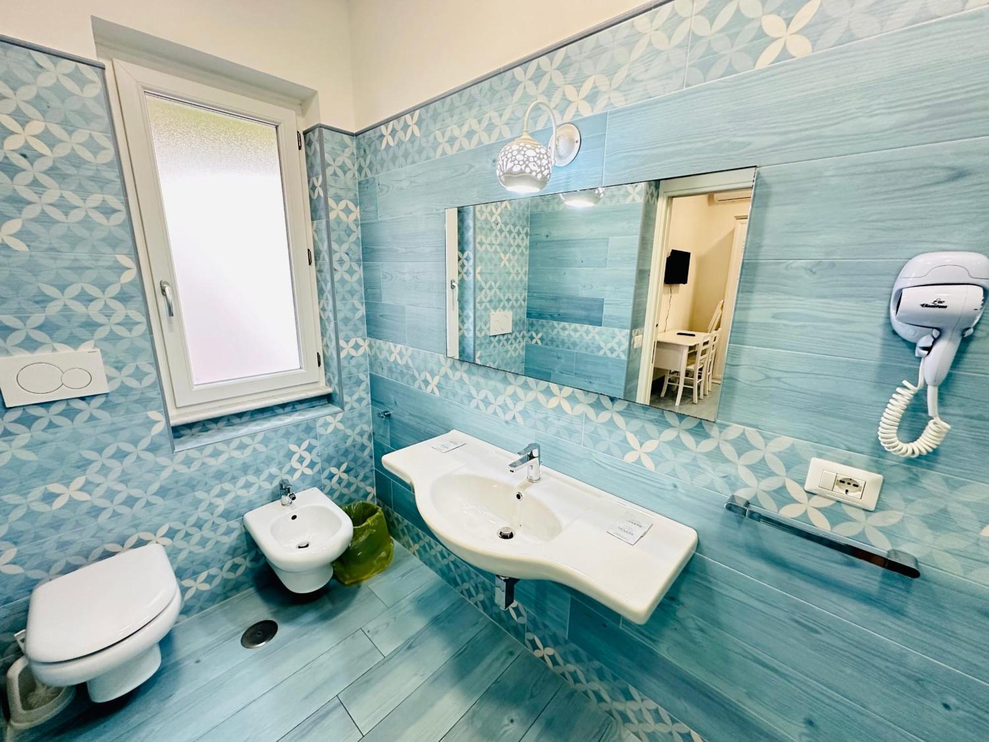 Sky Ponza - Immobilevante ภายนอก รูปภาพ